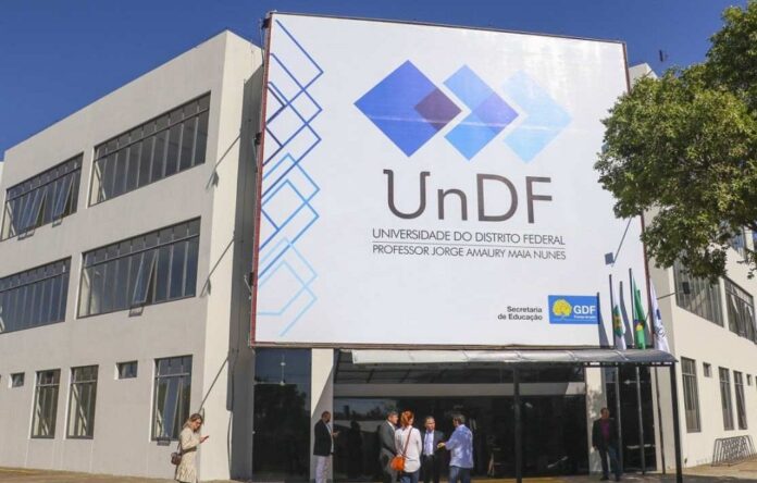 Abertas inscrições para programas de incentivo à pesquisa científica