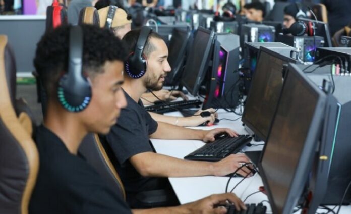 Acelera Tech abre mais de mil vagas gratuitas em cursos de tecnologia no DF