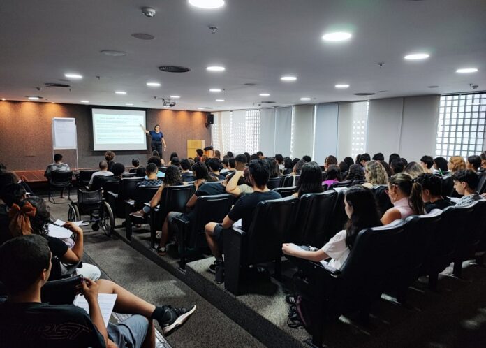Biblioteca Nacional de Brasília oferece aulões preparatórios para vestibular 60+ da UnB