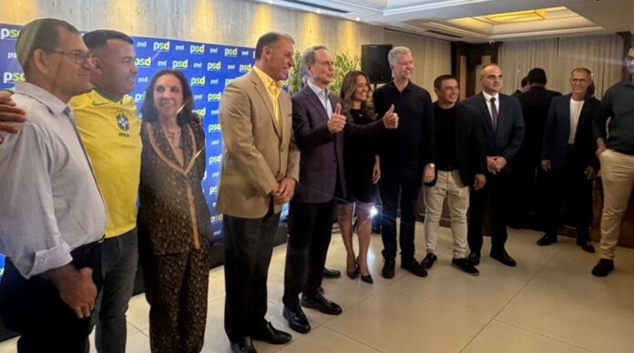 O veto a Arruda no ato de filiação dos pré-candidatos do PSD revela o desconforto interno da legenda. Mesmo sendo candidato ao Buriti, muitos fogem do inelegivel como o diabo foge da cruz. O partido liberou geral para salvar a legenda.