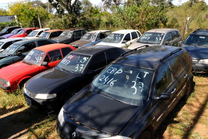 Leilão com veículos apreendidos será no dia 29