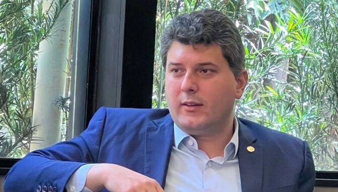 Pedrosa garante reajuste para servidores do Detran após meses de articulação