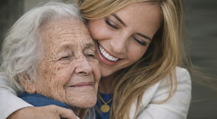 Após encontro com mais de dois mil idosos, articulado pelo deputado Roosevelt Vilela, a governadora Celina Leão assume como prioridade políticas públicas para garantir dignidade, proteção e qualidade de vida à pessoa idosa no DF.
