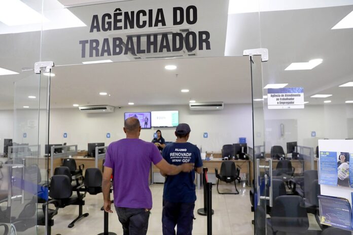 Agências do trabalhador superam 1,3 mil contratações no DF em 2026