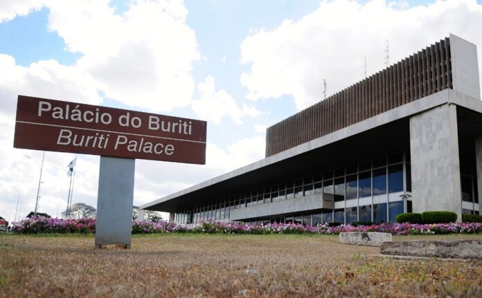 Publicado edital de concruso com mais de 1,1 mil vagas no GDF