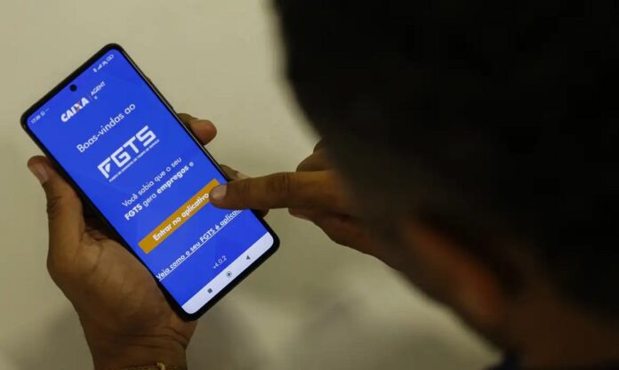 Uso do FGTS para pagar dívidas começa nesta segunda