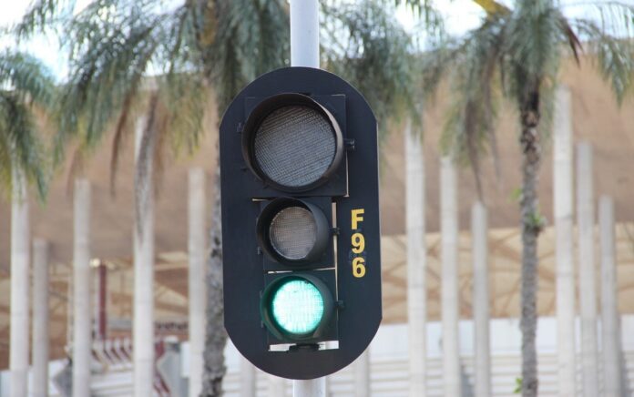 Detran-DF abre licitação para modernização dos semáforos das vias do DF