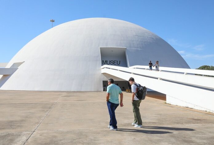 Estudos e pesquisas avaliam movimento turístico no Distrito Federal