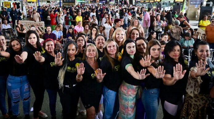 Celina Leão admite que o voto feminino foi decisivo na derrota da direita em 2022 e defende mais mulheres na política como estratégia para ampliar o diálogo e fortalecer o campo conservador.