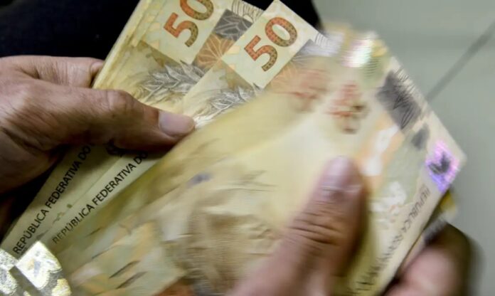 Consumidores podem renegociar dívidas bancárias até 31 de agosto