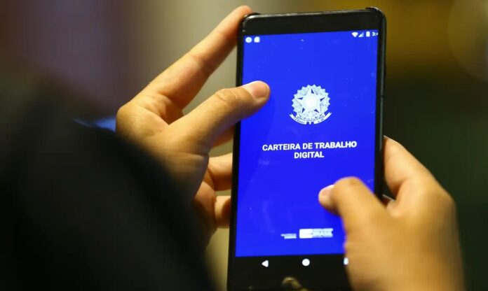 Desemprego no 2º trimestre é 5,4%, o menor já registrado no período