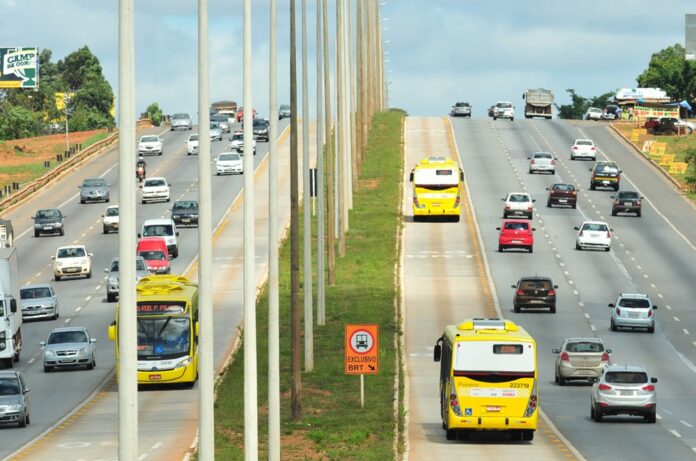 Adiada a circulação de táxis no corredor exclusivo do BRT Sul