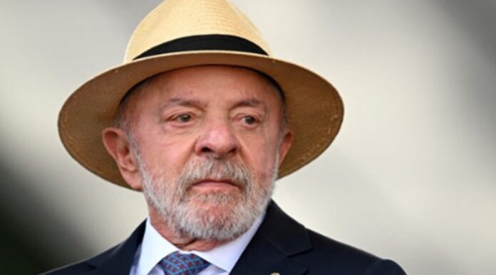 Em sabatina na TV Globo, o candidato Luiz Inácio Lula da Silva enfrentou perguntas duras sobre escândalos de corrupção e antigos aliados. O tom defensivo do petista gerou desconforto em milhões de telespectadores.