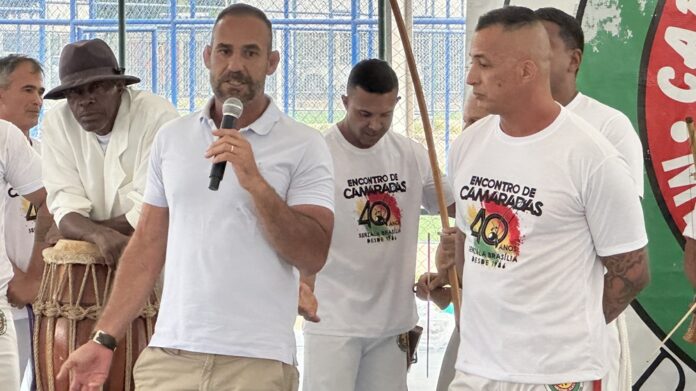 Fabrício Faleiro reafirmou o compromisso do GDF com a capoeira durante os 40 anos do Grupo Senzala no DF. Ele destacou o papel social da modalidade e garantiu apoio do governo a projetos e novos eventos..