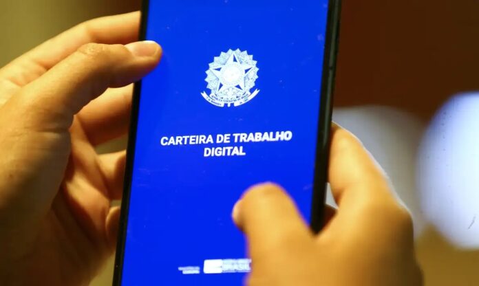 Salário mínimo deverá subir para R$ 1.741 em 2027