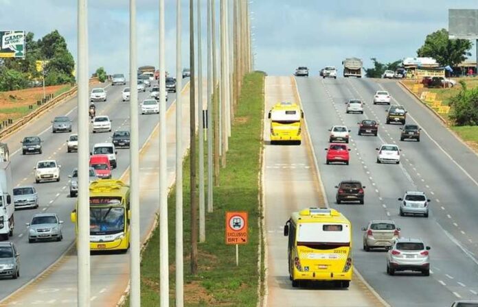 Taxistas do DF vão circular no corredor exclusivo do BRT Sul