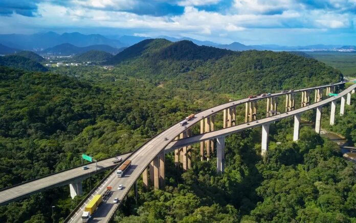 Brasil deve dobrar investimentos para zerar déficit em infraestrutura