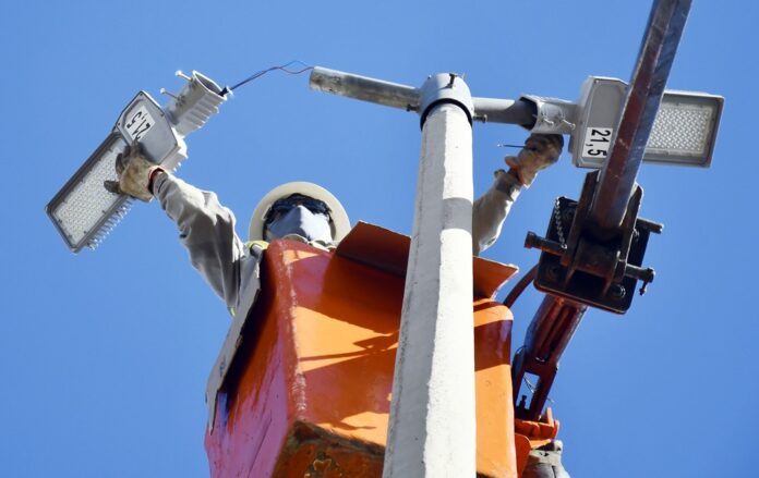 Canais e informações orientam sobre serviços de iluminação pública no DF