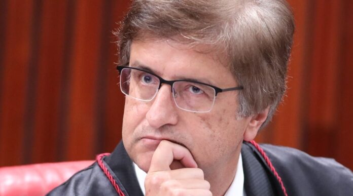 O PGR Paulo Gonet é alvo de pedido da ADPF para que se declare impedido na apuração sobre possível interferência em relatório da PF que cita seu próprio nome e relações de Daniel Vorcaro.