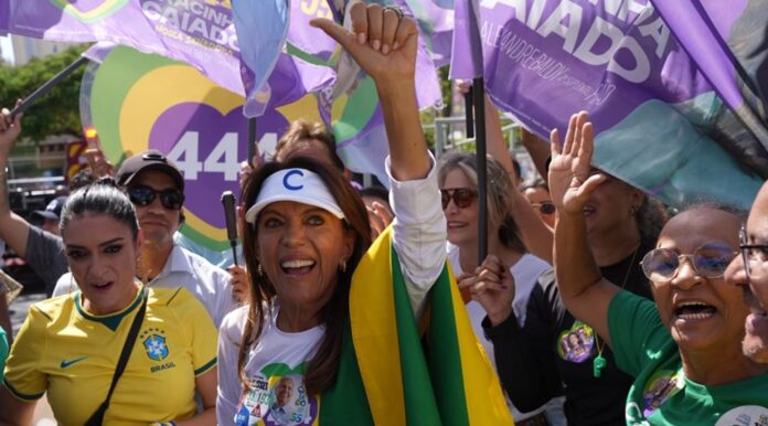 Gracinha Caiado lidera a disputa ao Senado por Goiás com 46% das intenções de voto, segundo o Goiás Pesquisas. Candidata soma vantagem no primeiro voto e empata na segunda opção. Dados registrados sob GO-06294/2026.