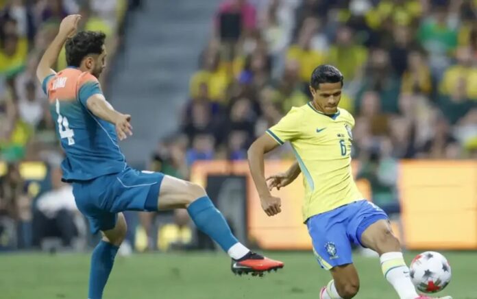 Seleção marca no último lance e fica no 1x1 contra Austrália