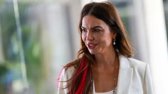 Com dívidas e processos judiciais, a candidata do PSDB à gestão do DF levanta dúvidas sobre sua capacidade de administrar o patrimônio público.