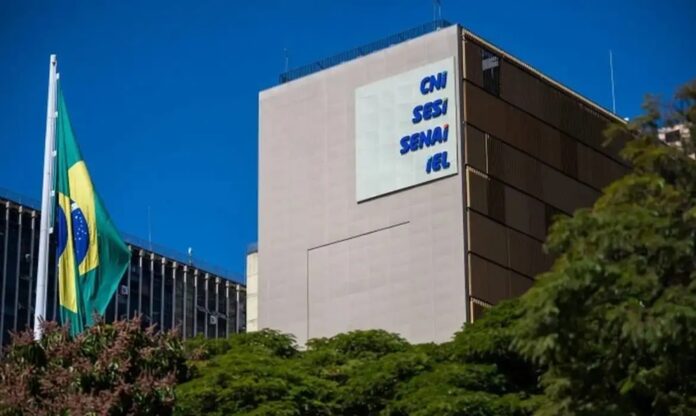 Senai-DF abre 160 vagas para cursos gratuitos de qualificação no setor de moda