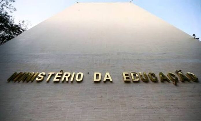 MEC reforça aplicativo de simulados com novas questões para o Enem