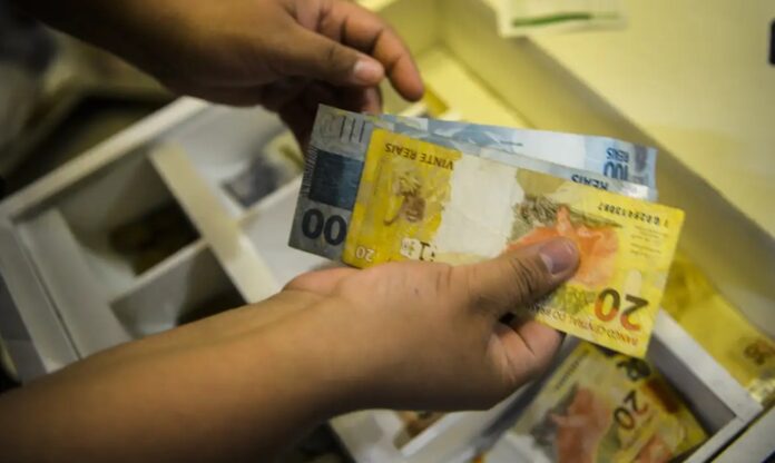 Brasil deve voltar a ser oitava maior economia do mundo em 2027